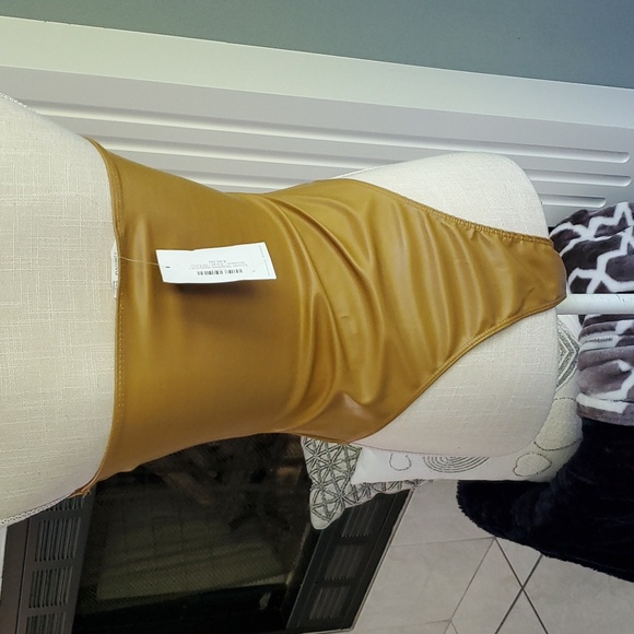 TIMING BEAUTIFUL STRAPLESS BODYSUIT - Picture 2 of 4